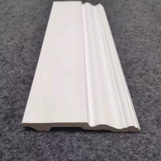 Decoración interior impermeable de los protectores del zócalo de la pared del zócalo de la espuma blanca que bordea